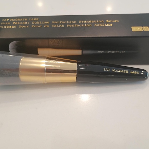 💋Pat McGrath Sublime Foundation Brush *NEW - Picture 2 of 4